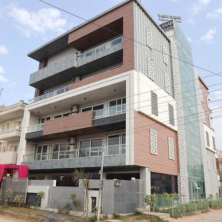 Vaabi Saabi Hotel Gurgaon Ngoại thất bức ảnh
