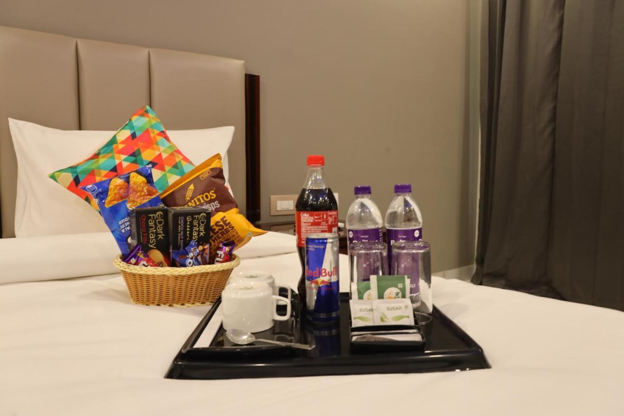 Vaabi Saabi Hotel Gurgaon Ngoại thất bức ảnh